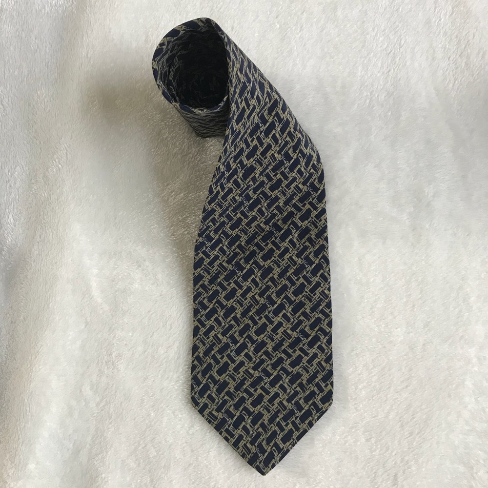 Country Road Australia Rectangular Silk Tie